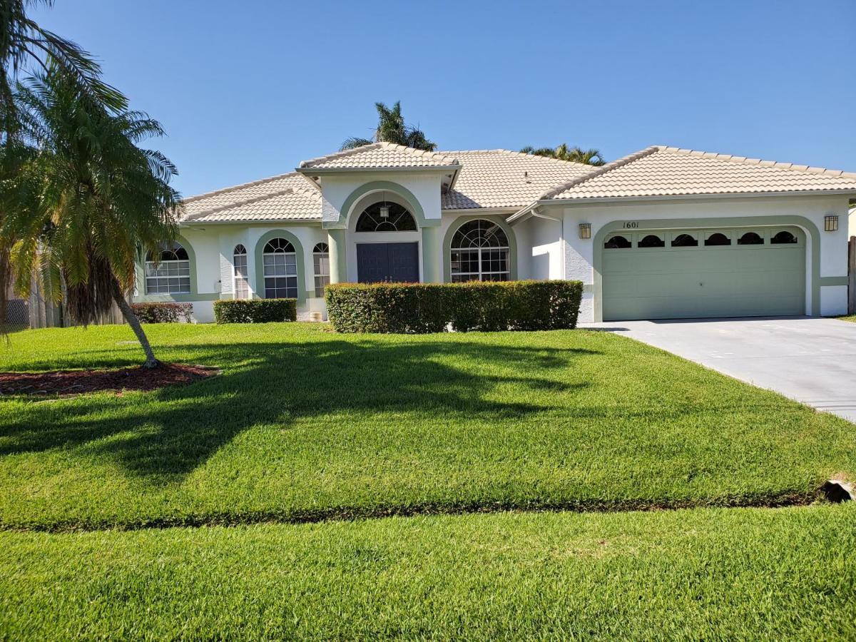 Our Beautiful Florida Vacation Home With Heated Pool Port St. Lucie Exteriör bild