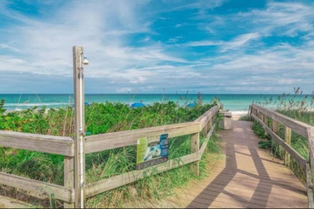 Our Beautiful Florida Vacation Home With Heated Pool Port St. Lucie Exteriör bild